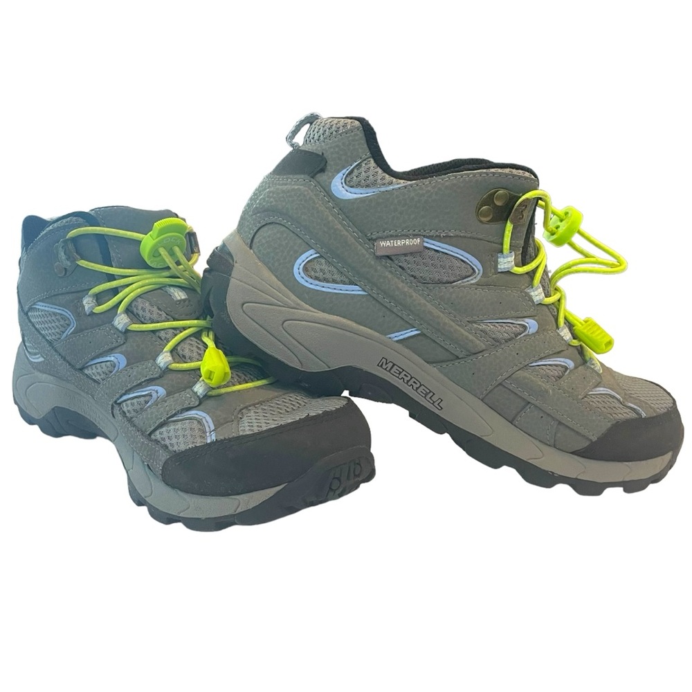 New Merrell Kids Gray and Green Boots